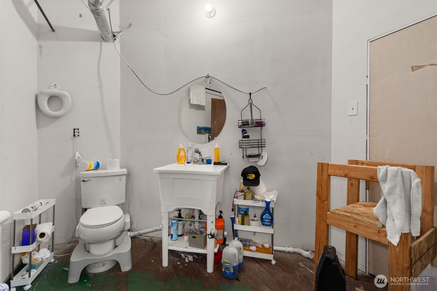 733 NW State Street , Chehalis, WA 98532