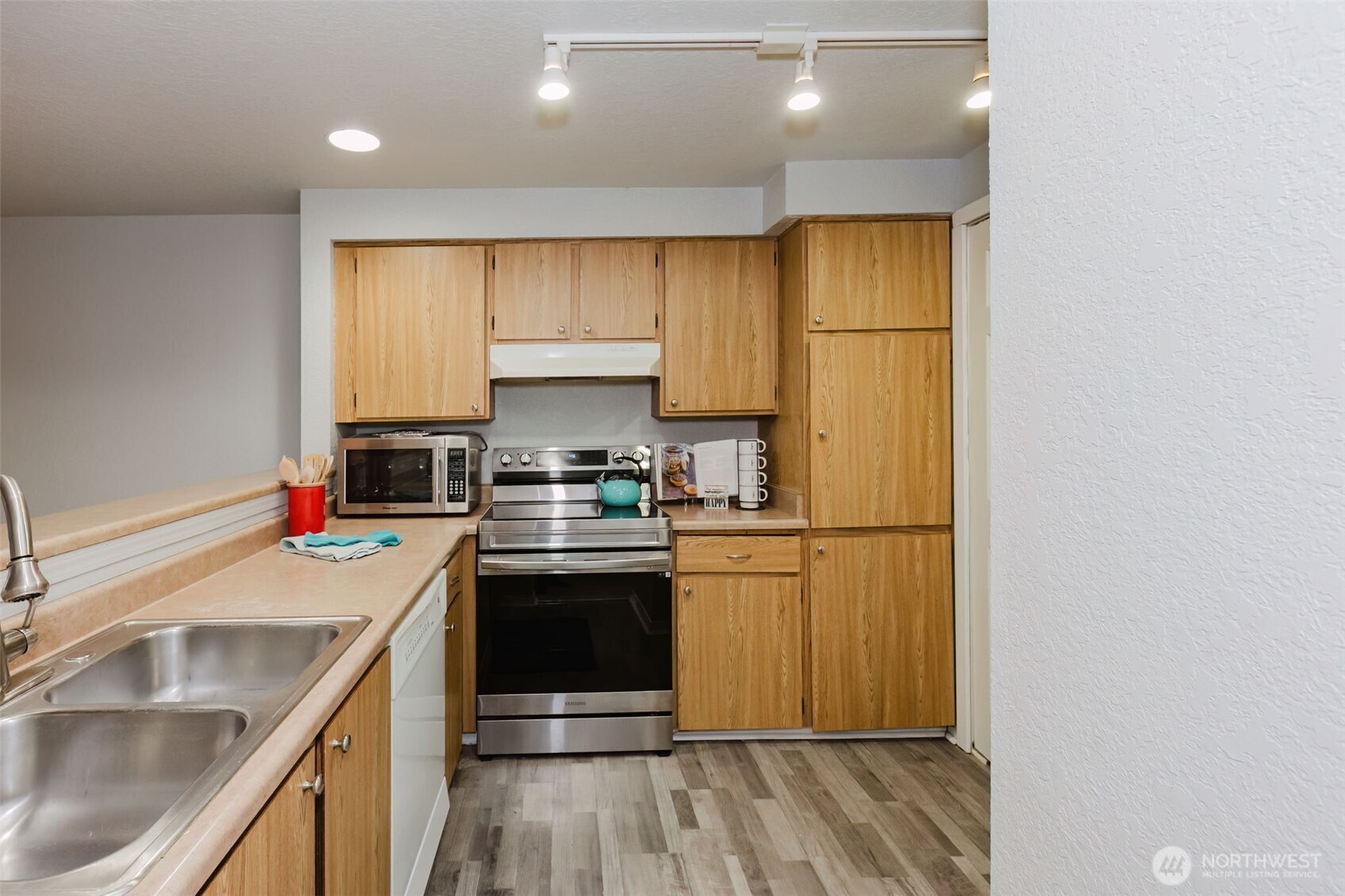 1700 W Sunn Fjord #L103, Bremerton, WA 98312-5334