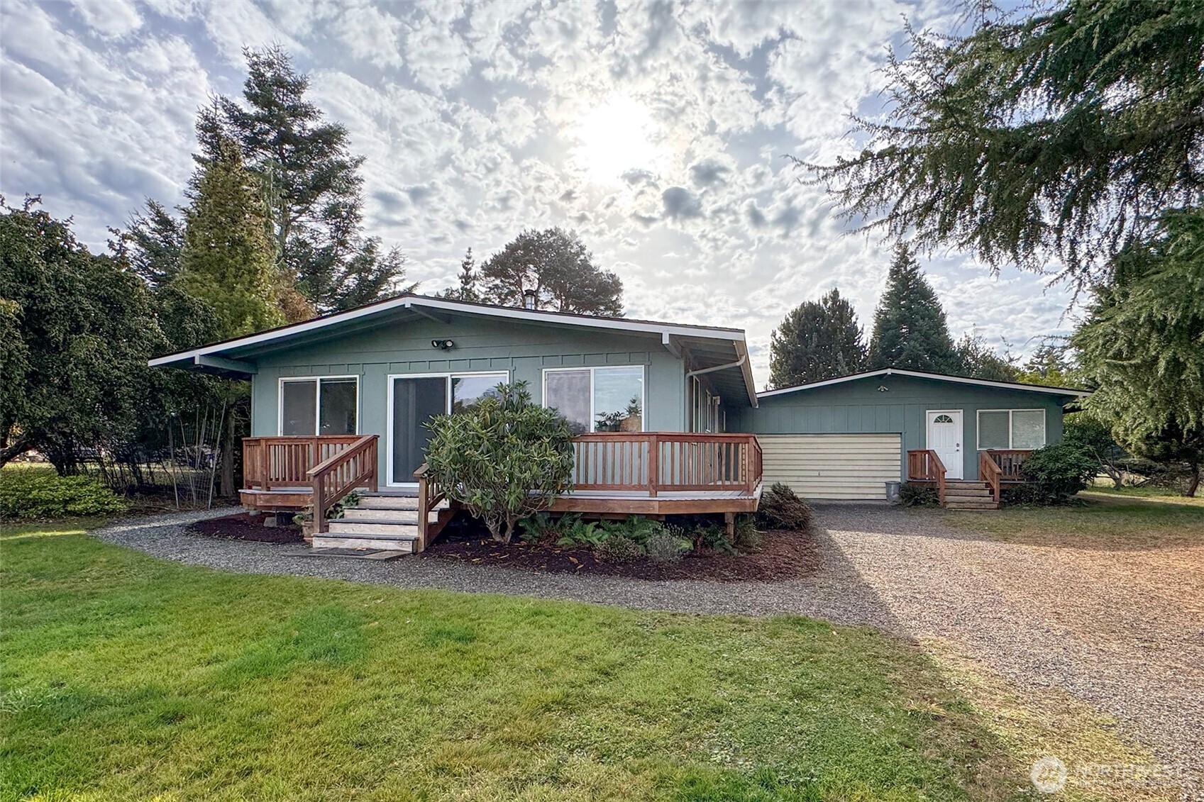 241 Bay View Street , Sequim, WA 98382