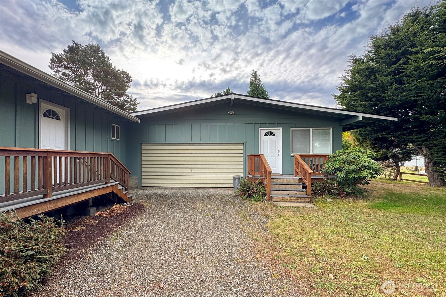 241 Bay View Street , Sequim, WA 98382