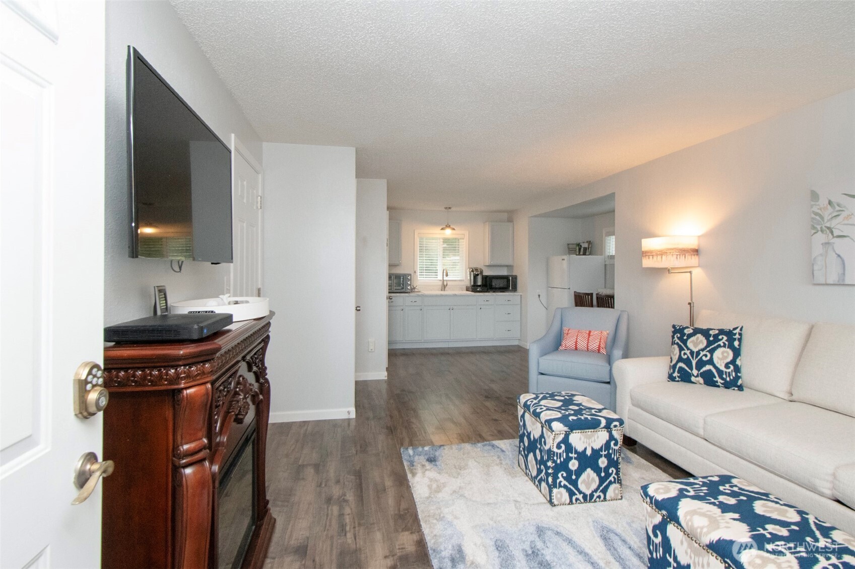 241 Bay View Street , Sequim, WA 98382