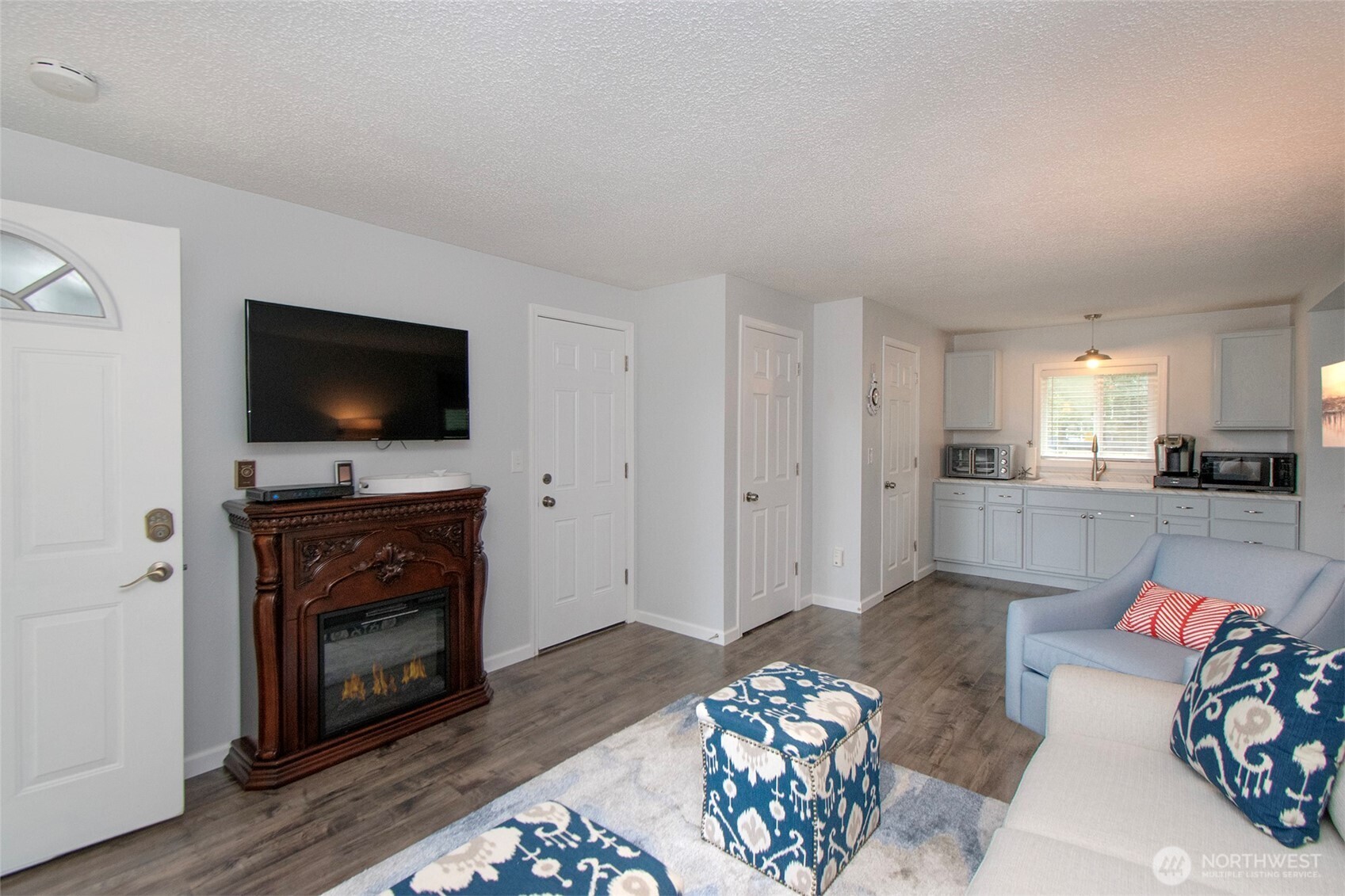 241 Bay View Street , Sequim, WA 98382