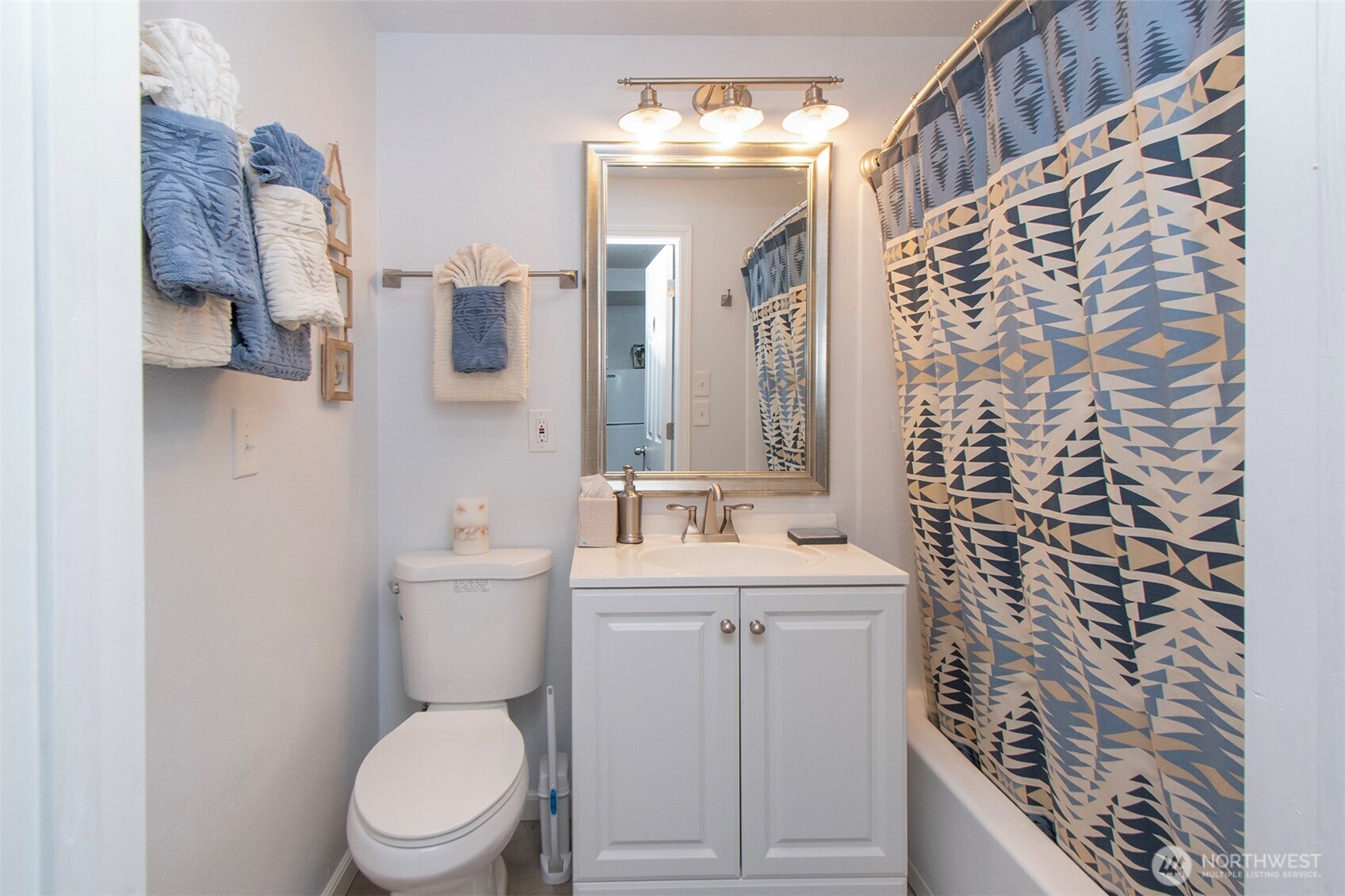 241 Bay View Street , Sequim, WA 98382