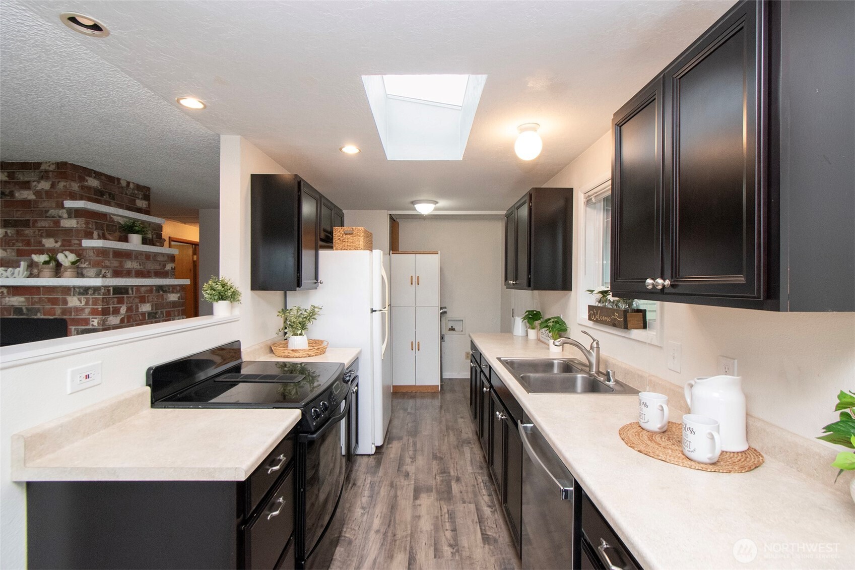 241 Bay View Street , Sequim, WA 98382