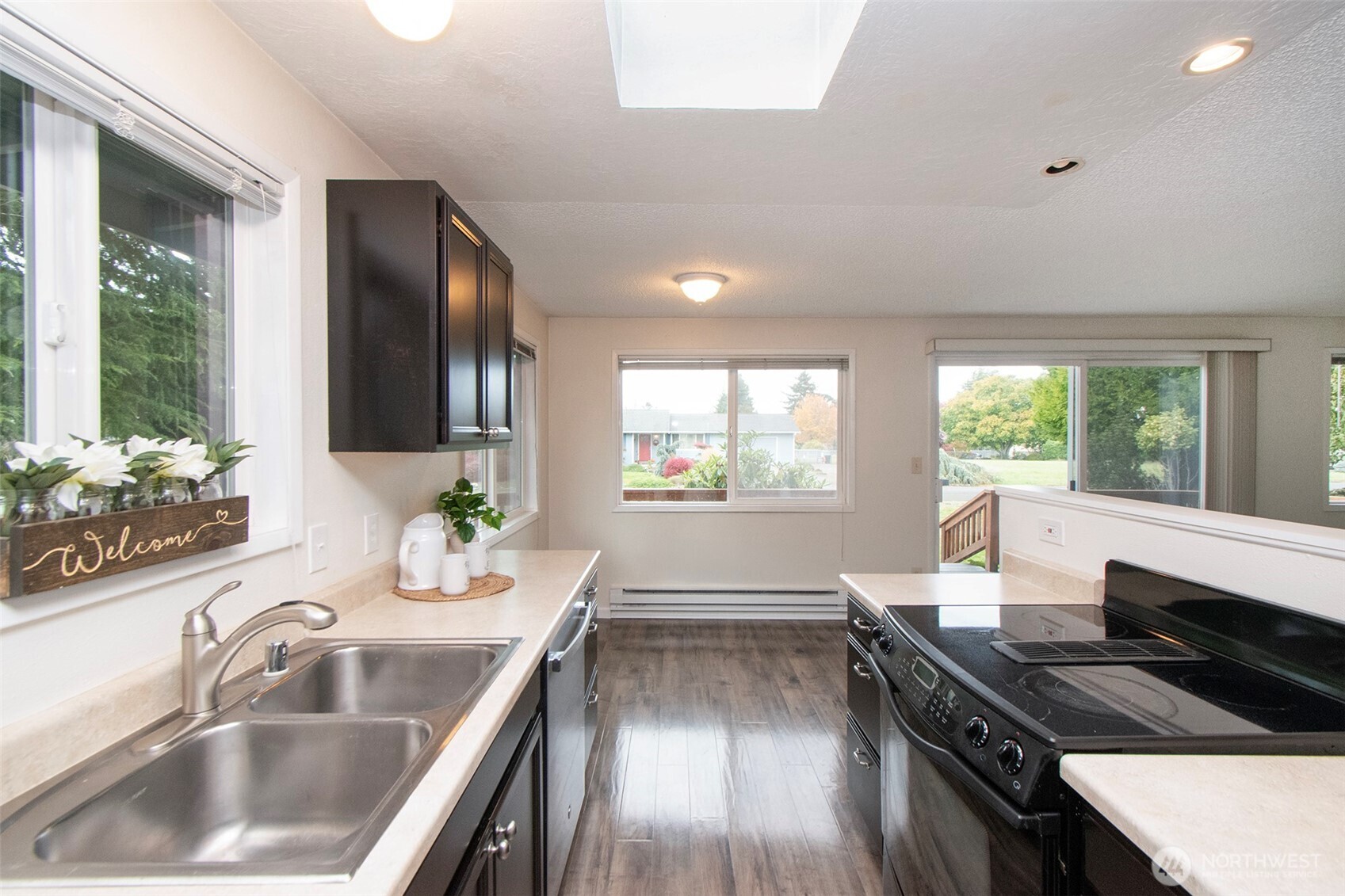 241 Bay View Street , Sequim, WA 98382