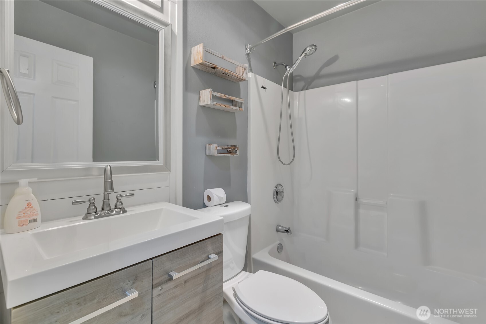 1525 S G Street , Tacoma, WA 98405