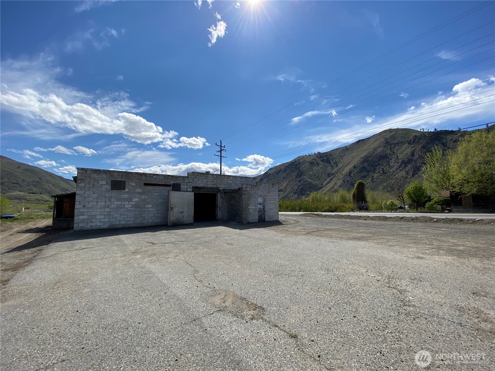 13954 US 2 , Orondo, WA 98843