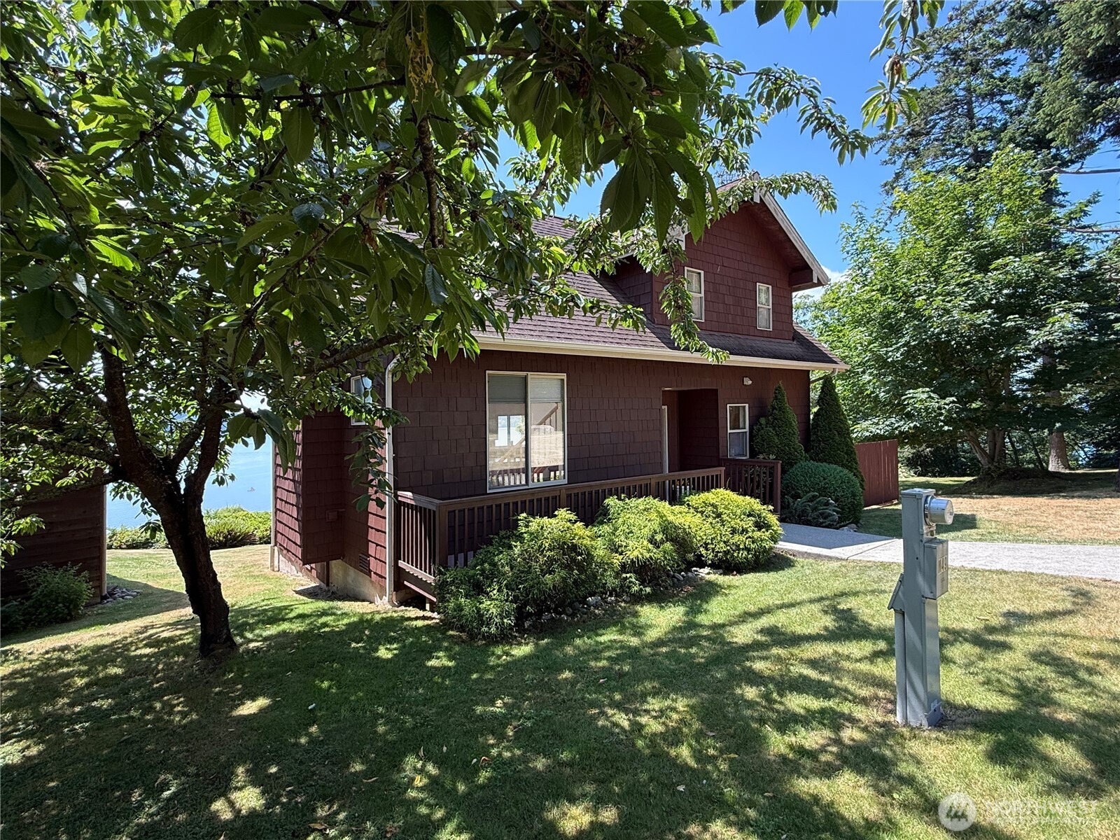 49 M Whidbey Island Drive , Everett, WA 98206