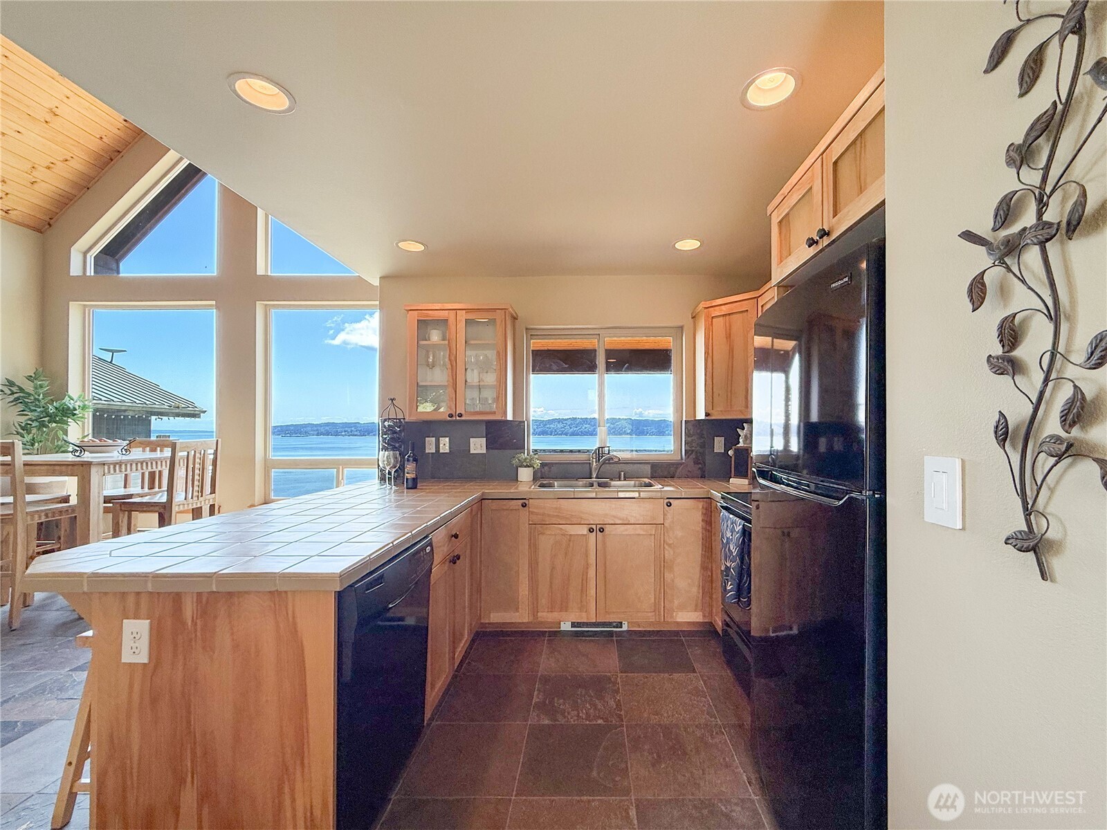 49 M Whidbey Island Drive , Everett, WA 98206