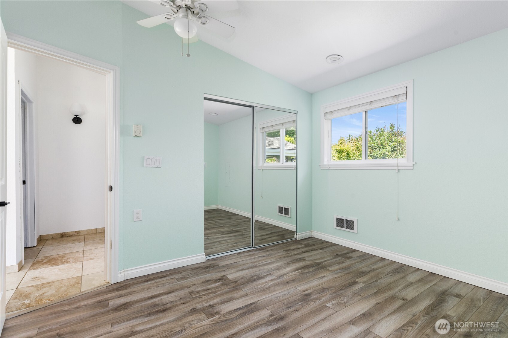 2735 Evening Glory Court , Clinton, WA 98236