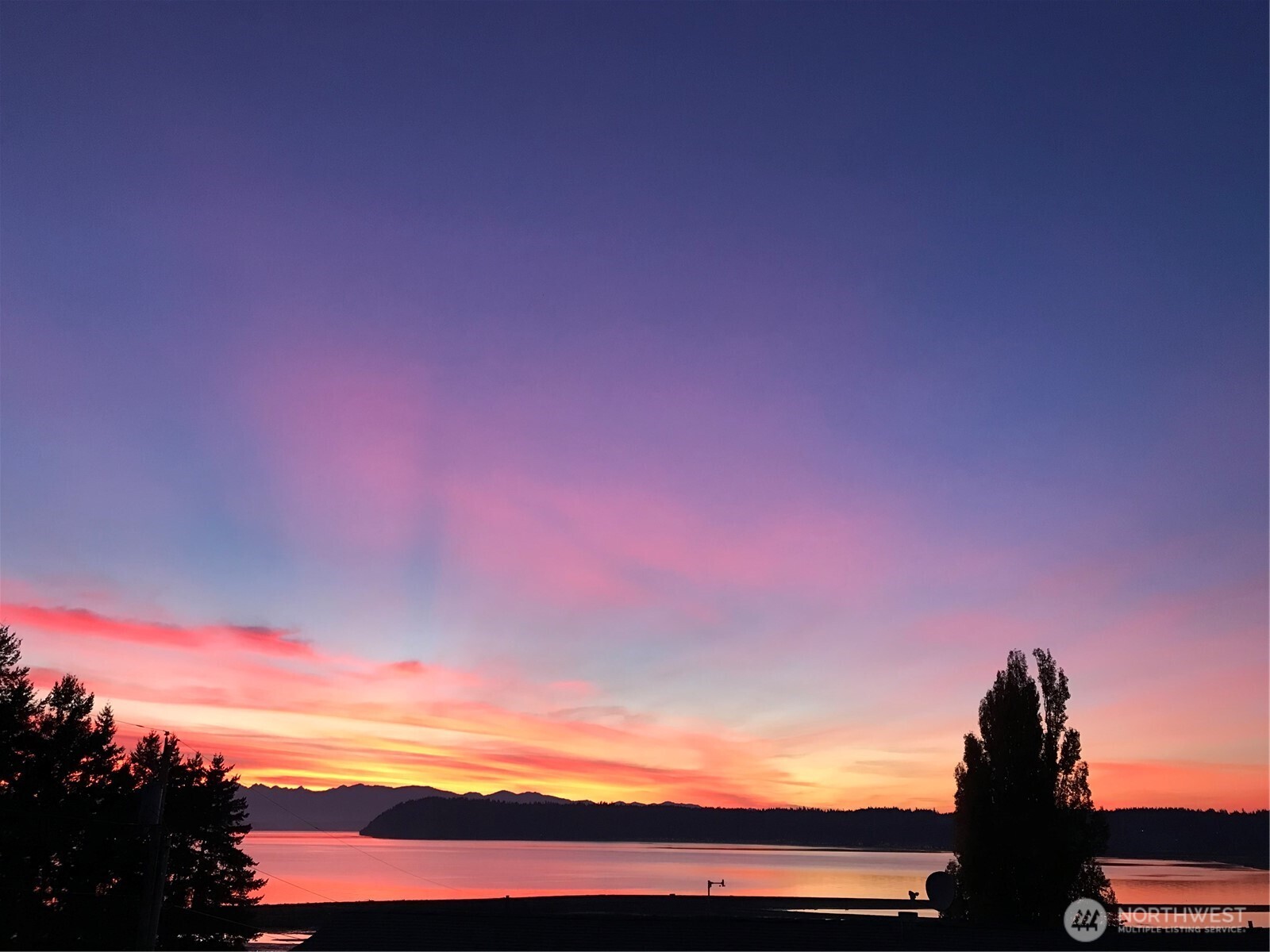 2735 Evening Glory Court , Clinton, WA 98236