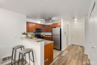 8745 Greenwood Avenue N #207, Seattle, WA 98103-3650 - Photo 13