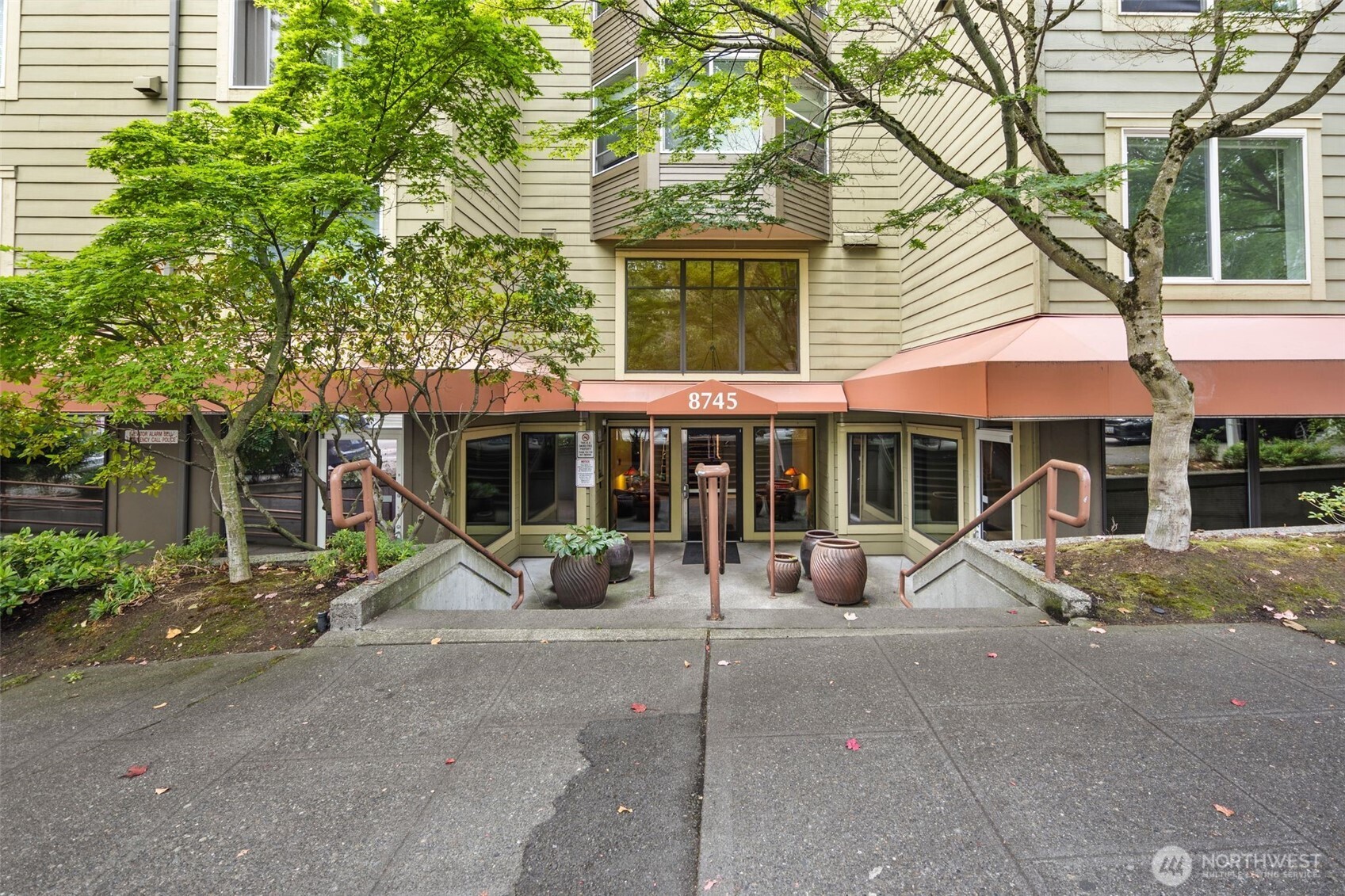 8745 Greenwood Avenue N #207, Seattle, WA 98103-3650