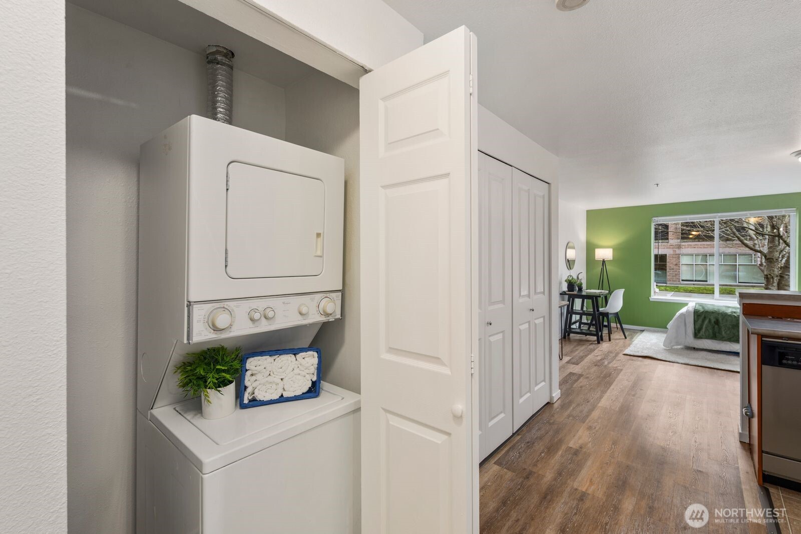 8745 Greenwood Avenue N #207, Seattle, WA 98103-3650