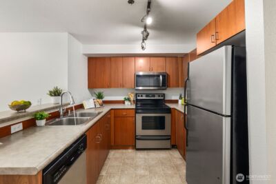 8745 Greenwood Avenue N #207, Seattle, WA 98103-3650 - Photo 10