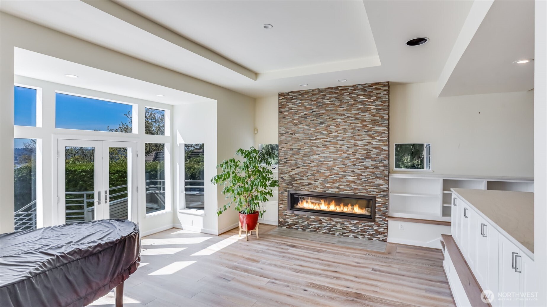 8158 W Mercer Way , Mercer Island, WA 98040