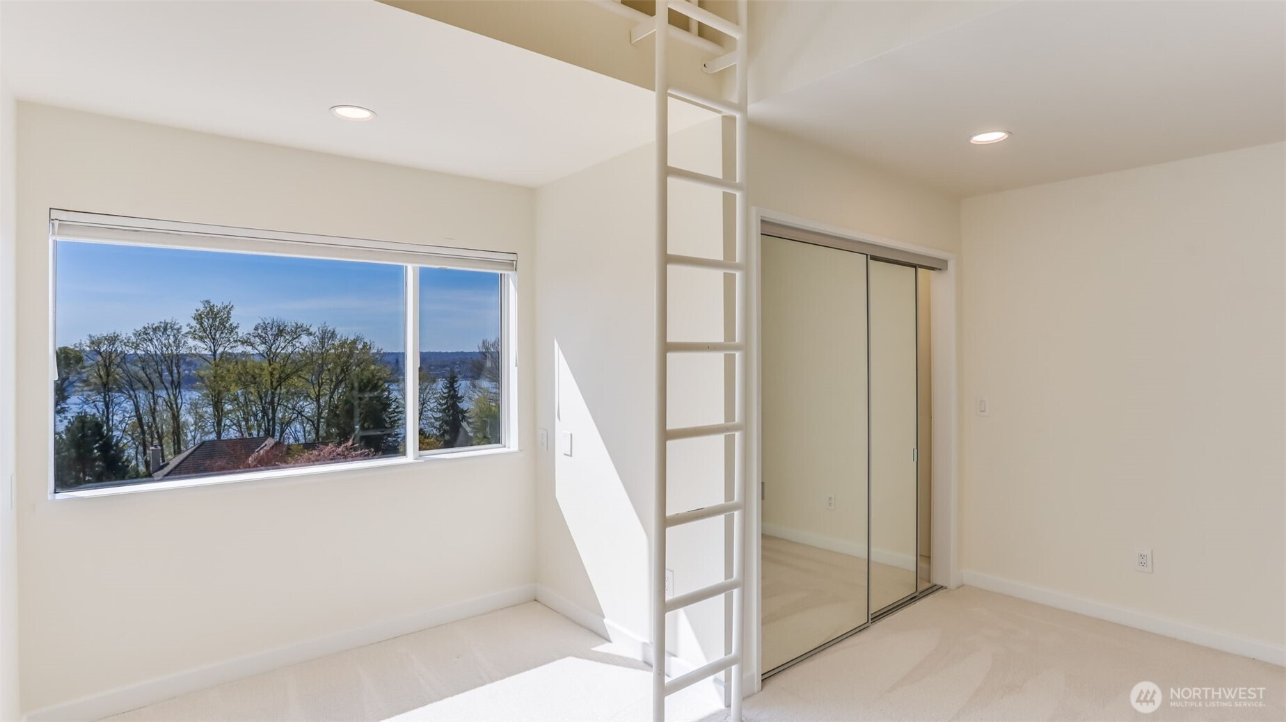 8158 W Mercer Way , Mercer Island, WA 98040