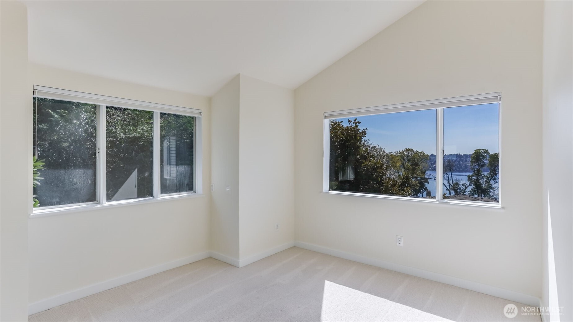 8158 W Mercer Way , Mercer Island, WA 98040