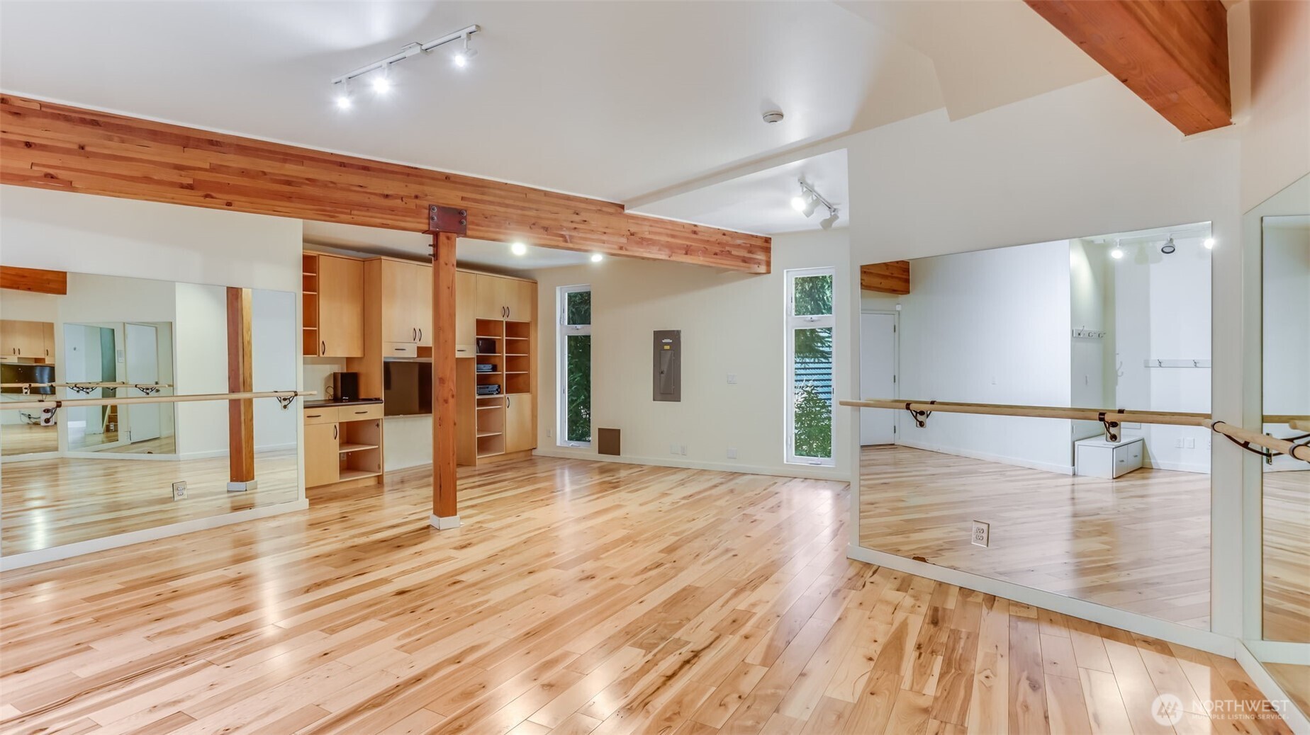8158 W Mercer Way , Mercer Island, WA 98040