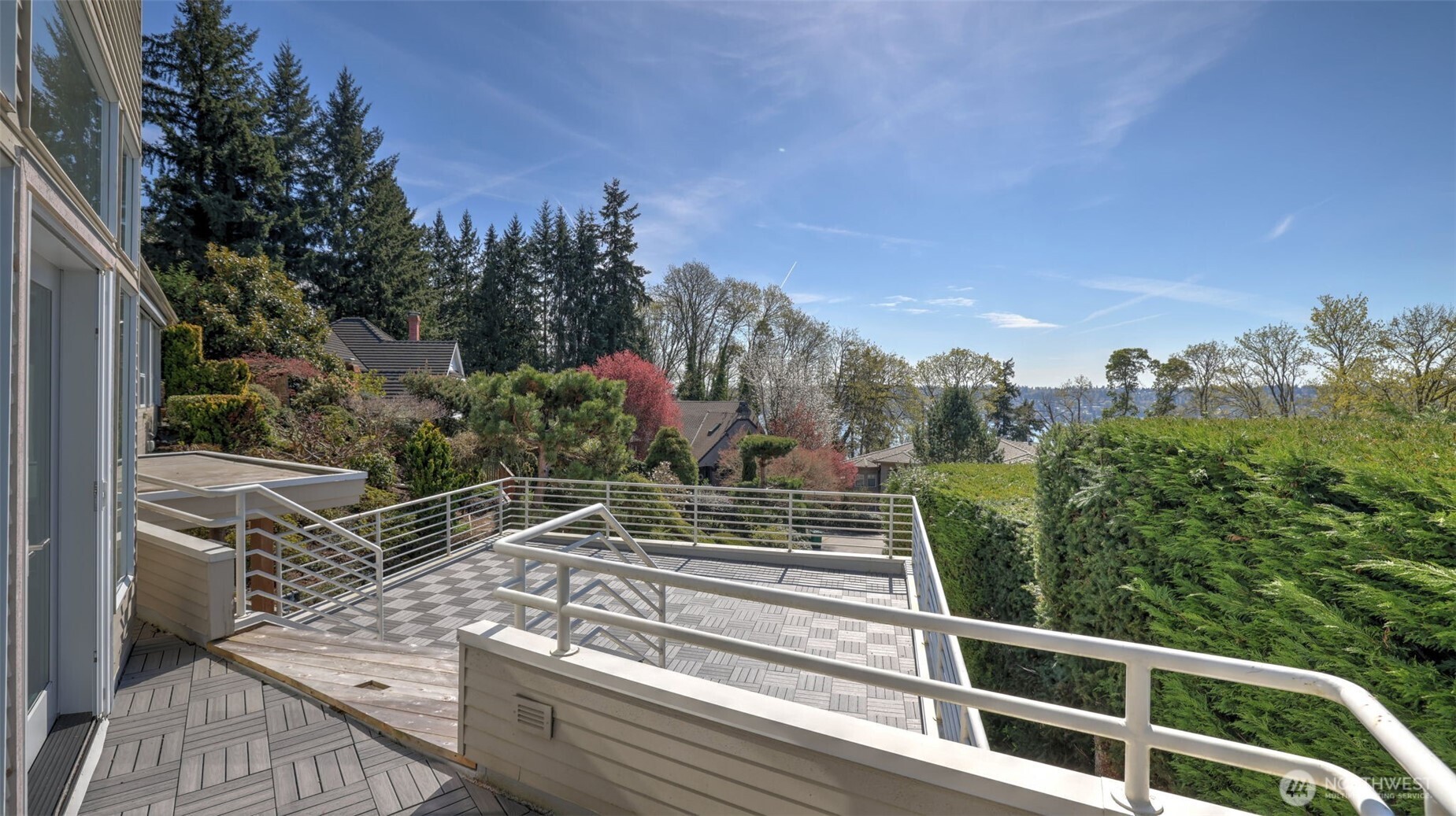 8158 W Mercer Way , Mercer Island, WA 98040