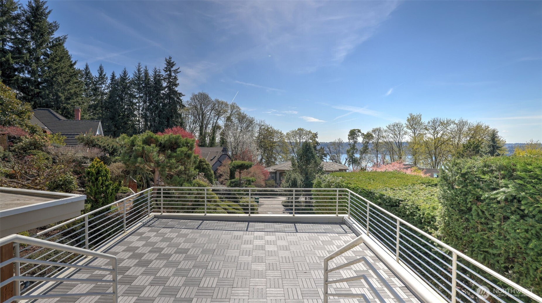 8158 W Mercer Way , Mercer Island, WA 98040