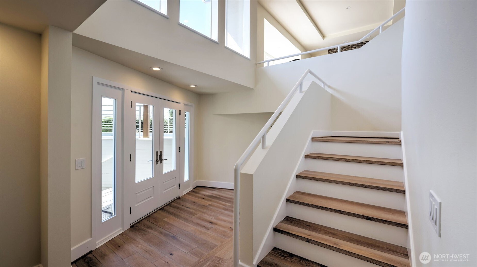 8158 W Mercer Way , Mercer Island, WA 98040