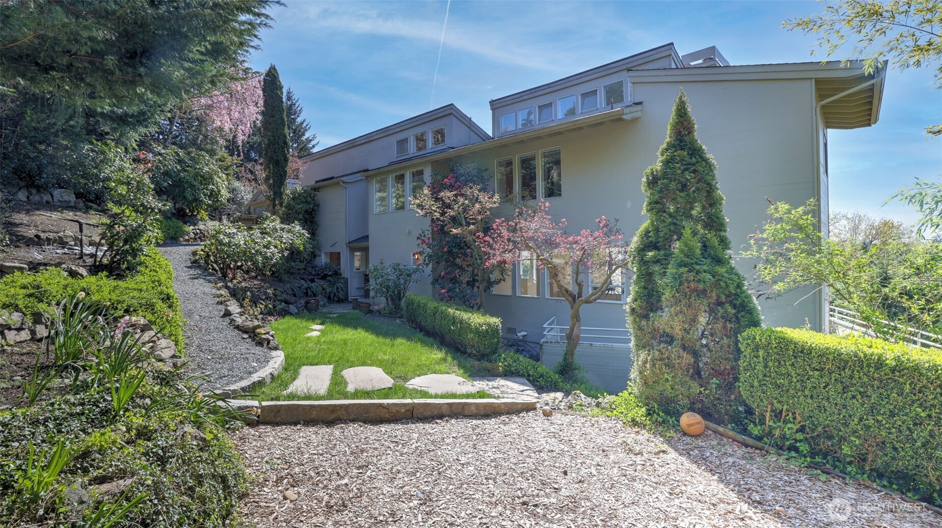 8158 W Mercer Way , Mercer Island, WA 98040