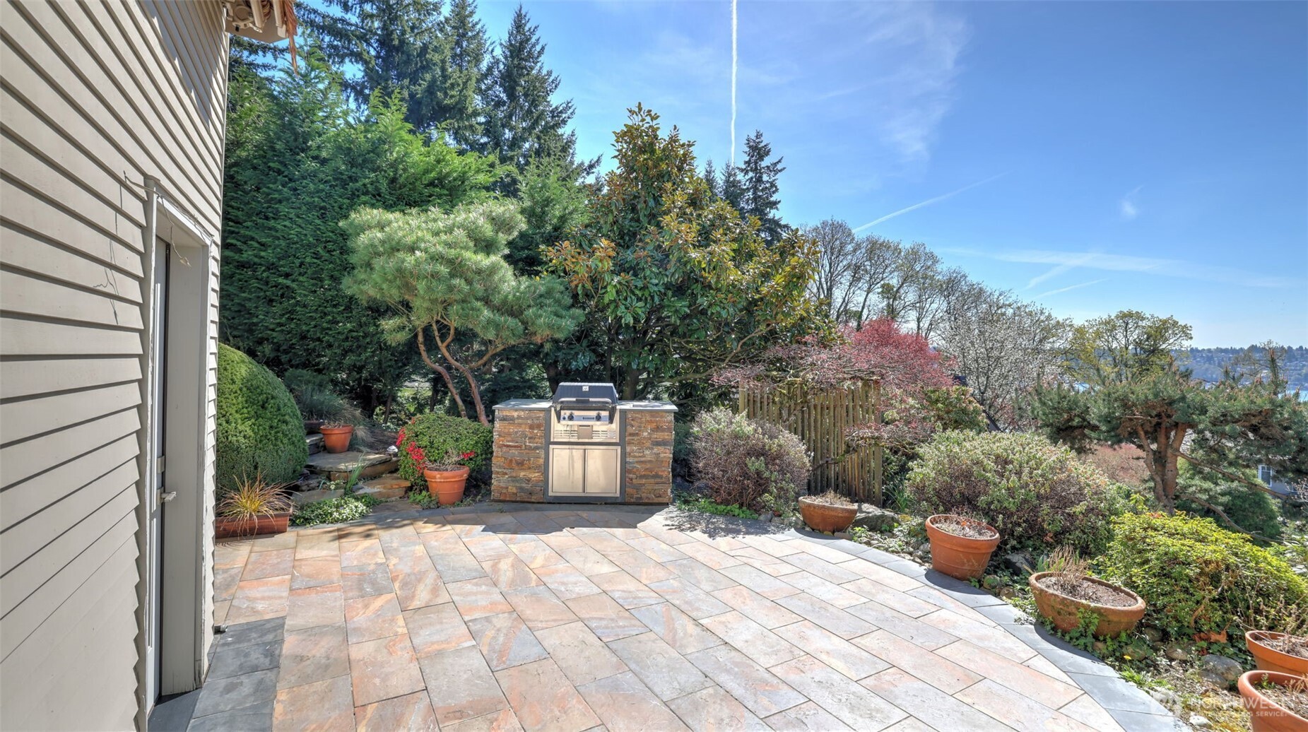 8158 W Mercer Way , Mercer Island, WA 98040