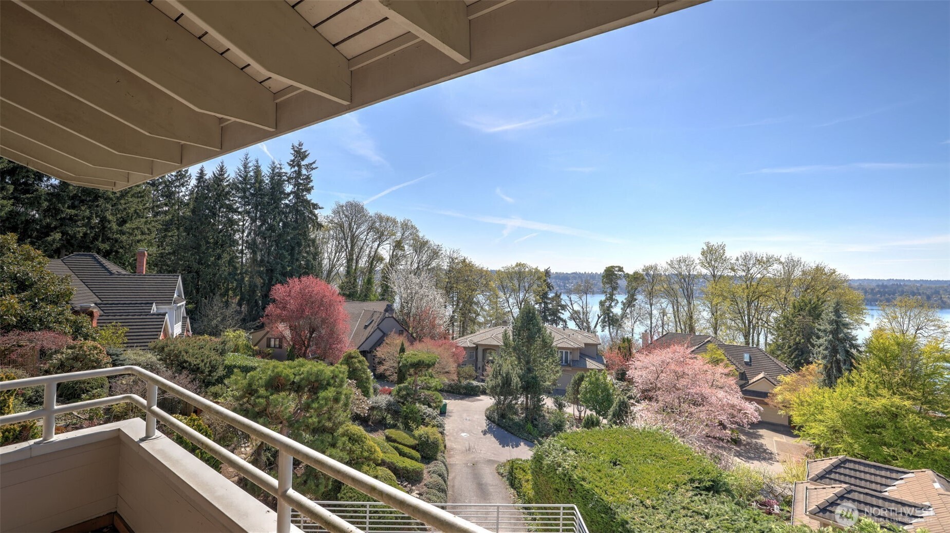 8158 W Mercer Way , Mercer Island, WA 98040