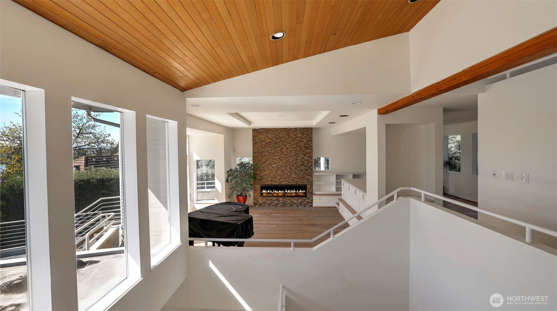 8158 W Mercer Way , Mercer Island, WA 98040