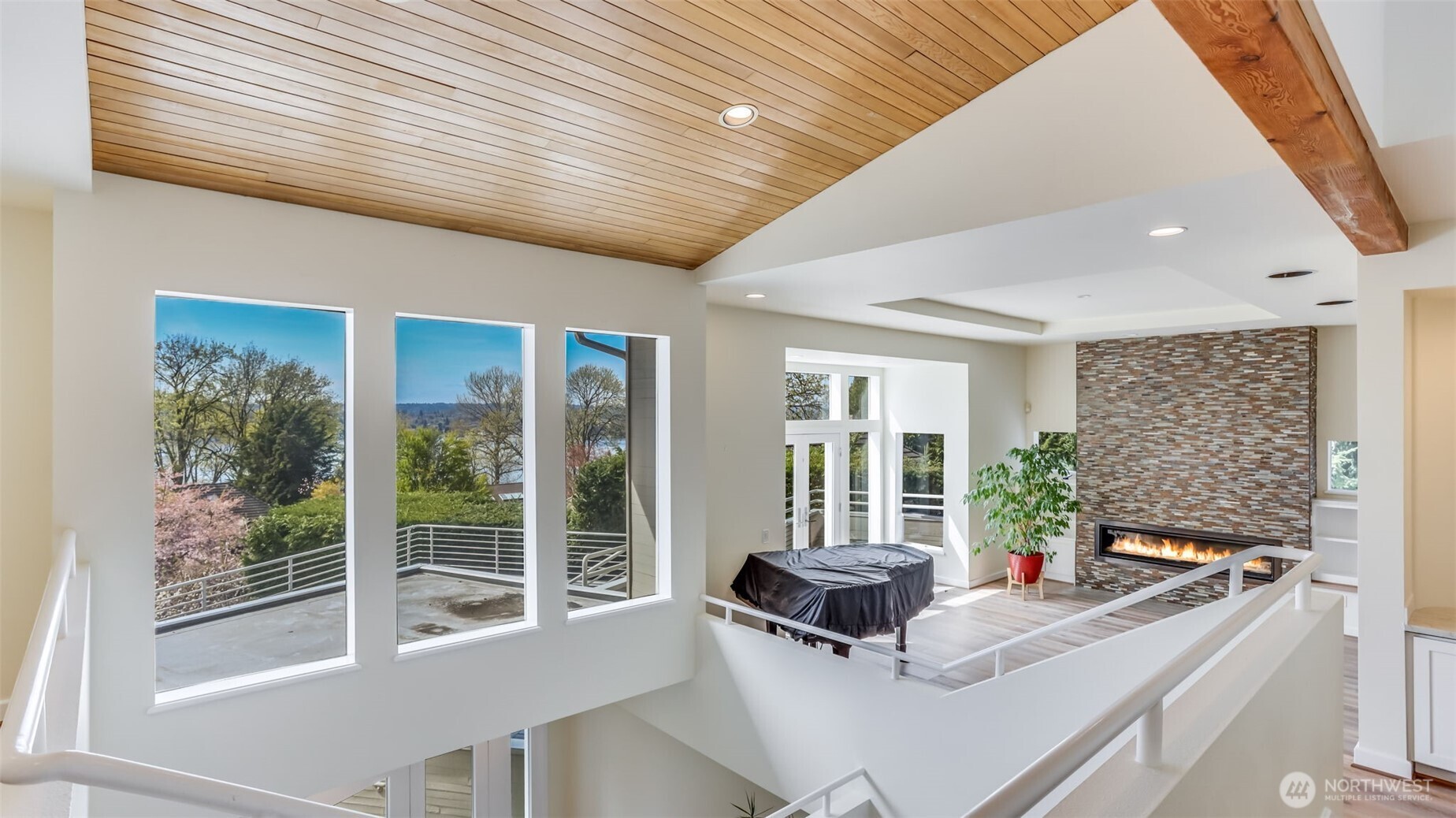 8158 W Mercer Way , Mercer Island, WA 98040