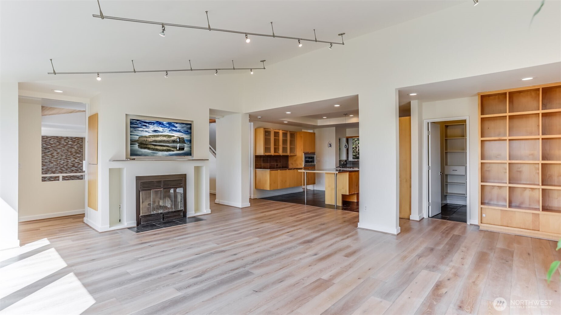 8158 W Mercer Way , Mercer Island, WA 98040