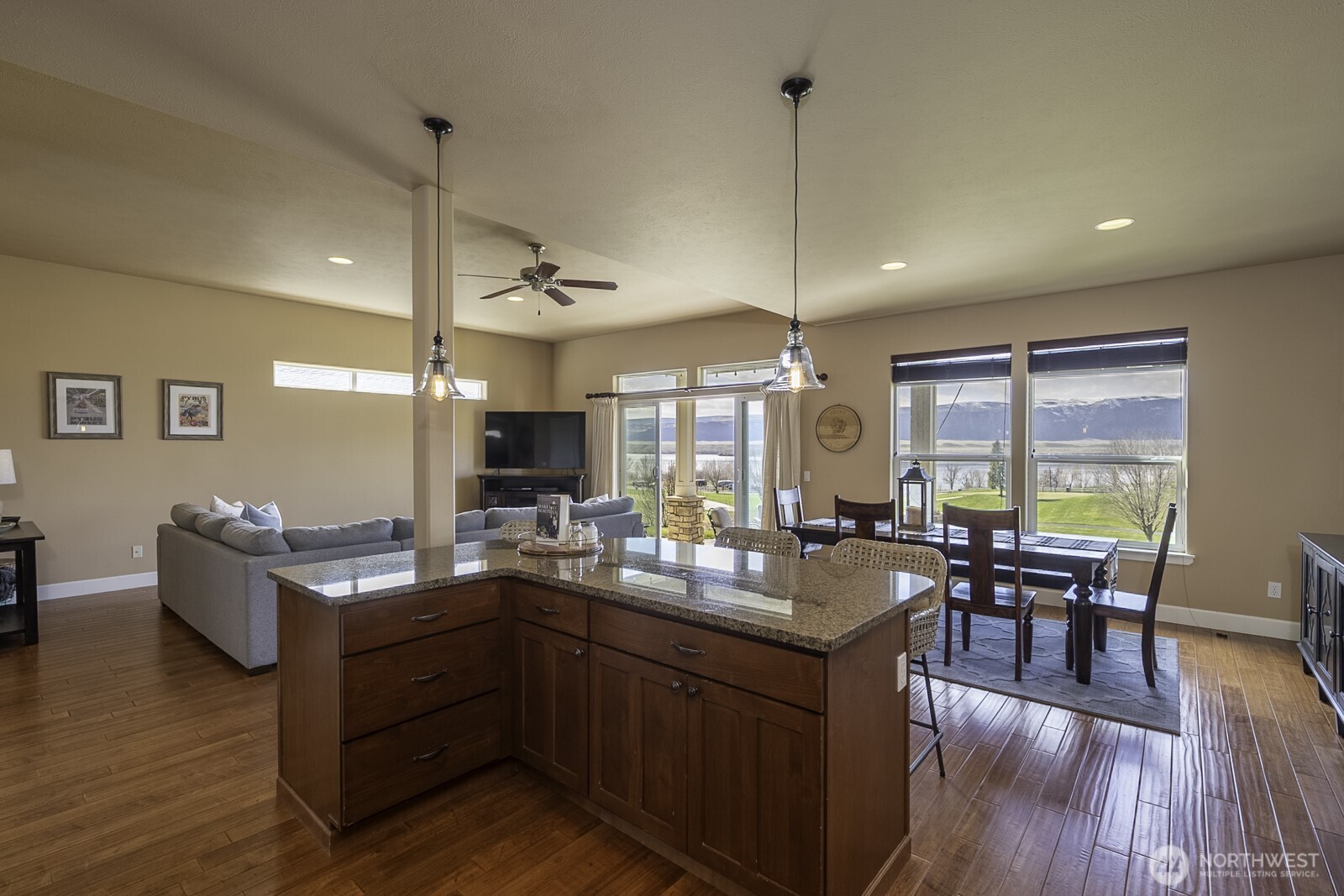 23466 Sunserra Loop NW, Quincy, WA 98848