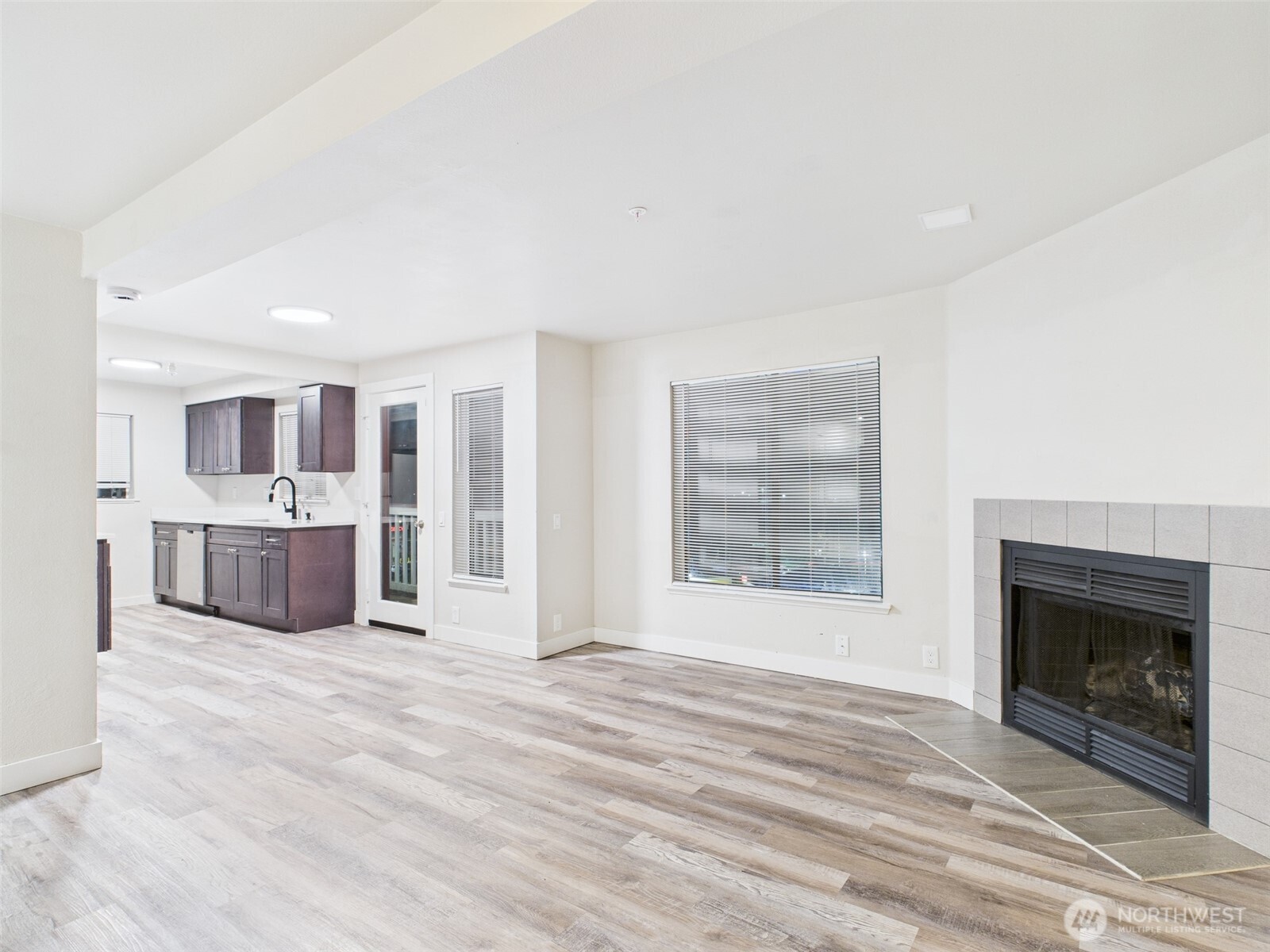 29645 18th Avenue S #A301, Federal Way, WA 98003