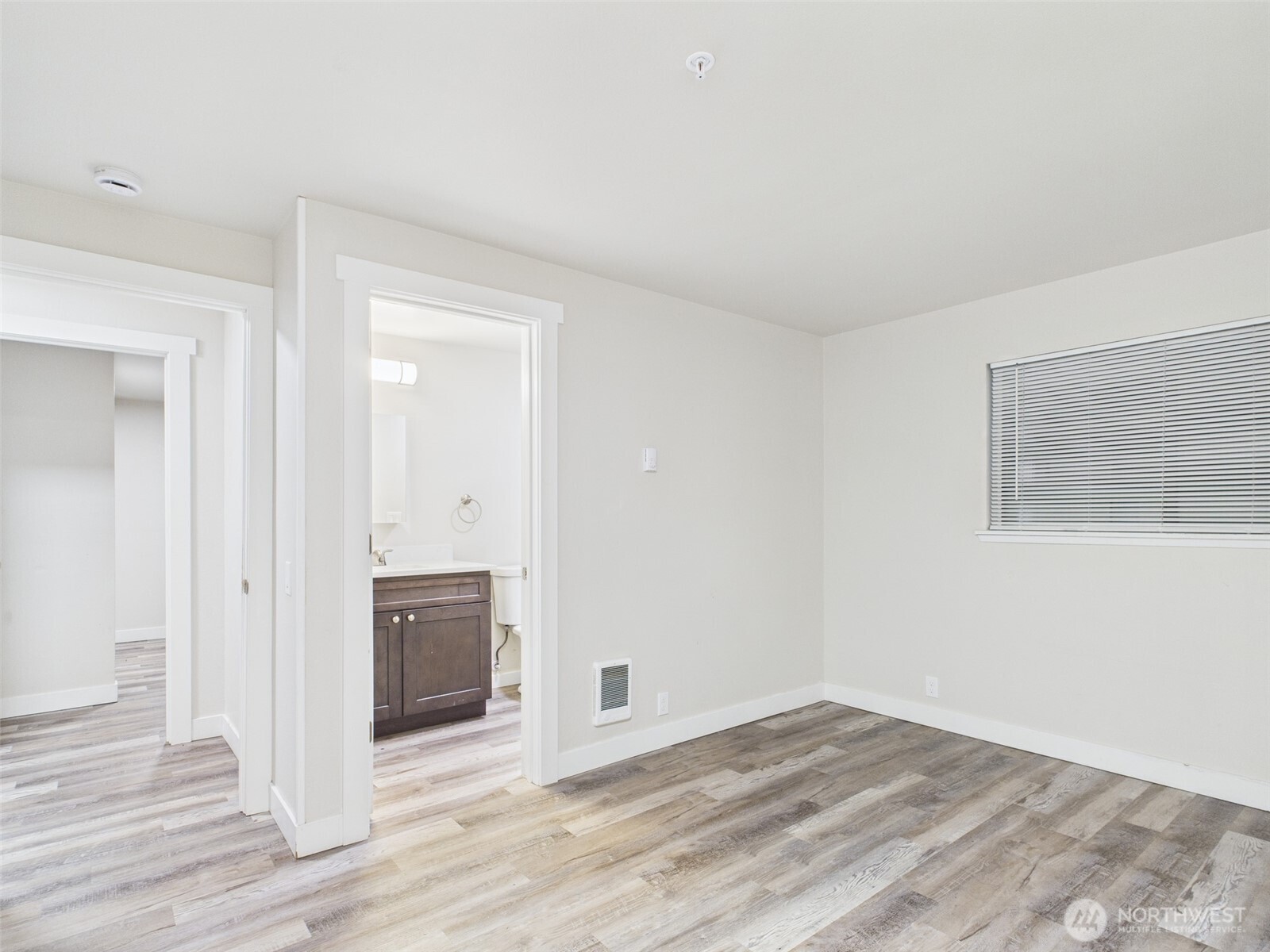 29645 18th Avenue S #A301, Federal Way, WA 98003