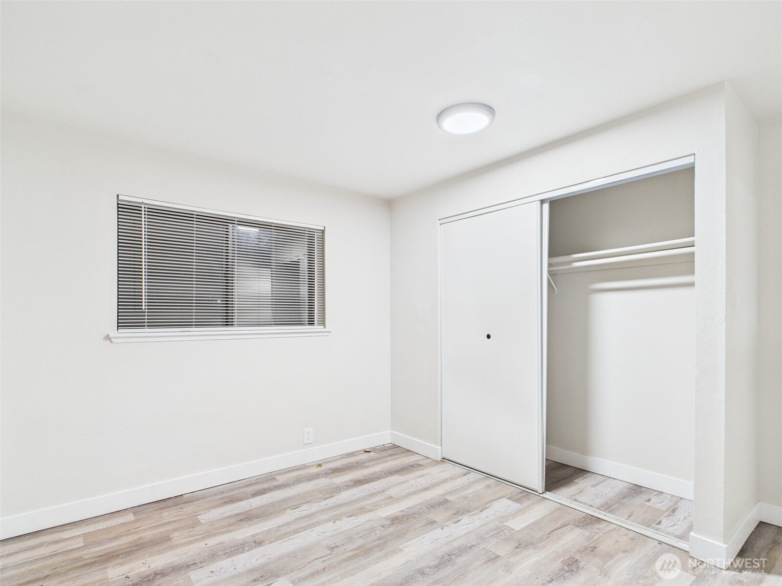 29645 18th Avenue S #A301, Federal Way, WA 98003