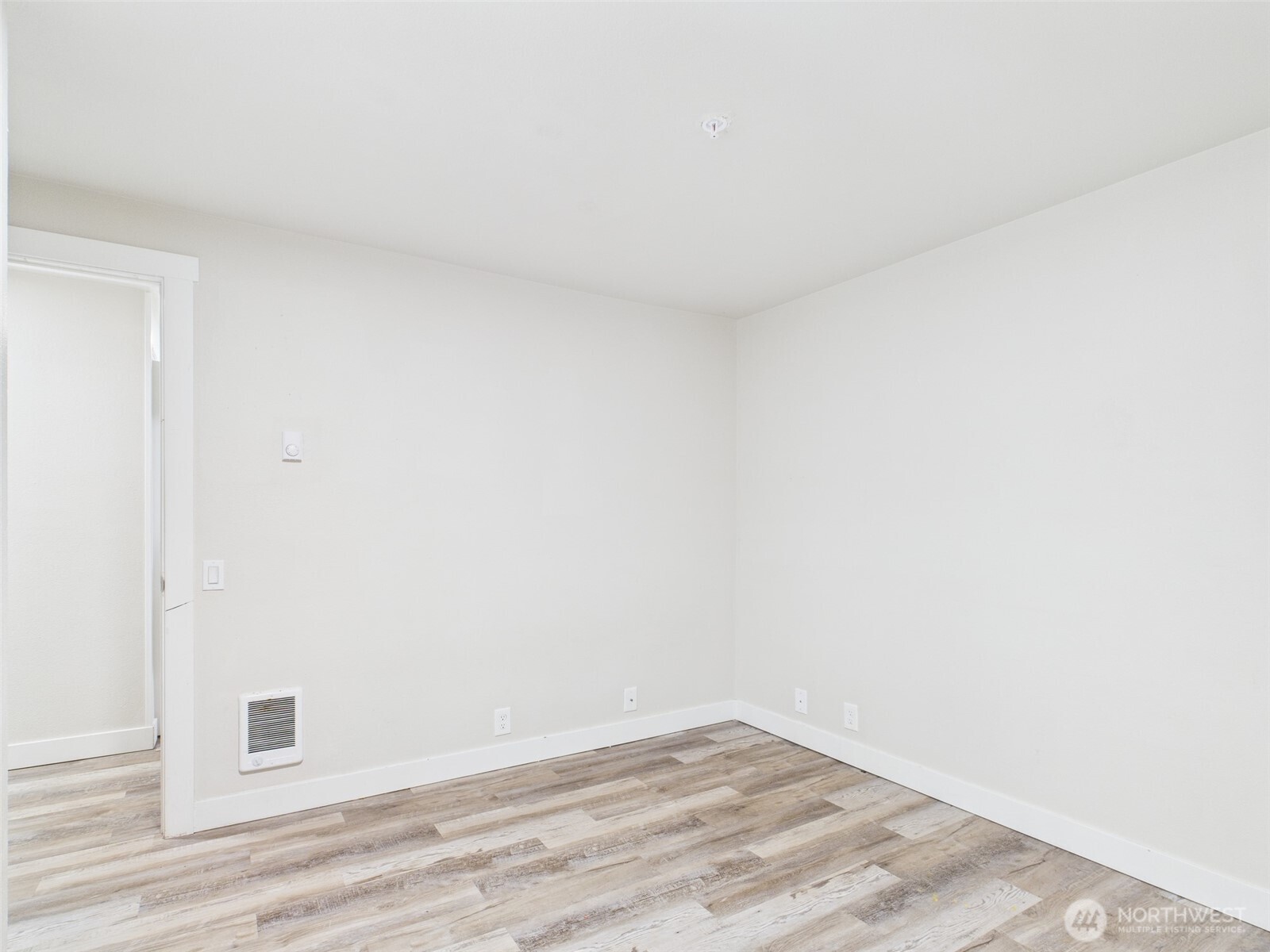 29645 18th Avenue S #A301, Federal Way, WA 98003