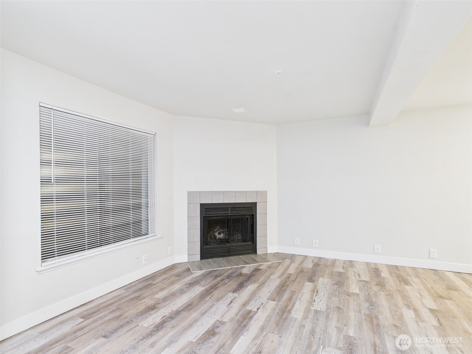 29645 18th Avenue S #A301, Federal Way, WA 98003