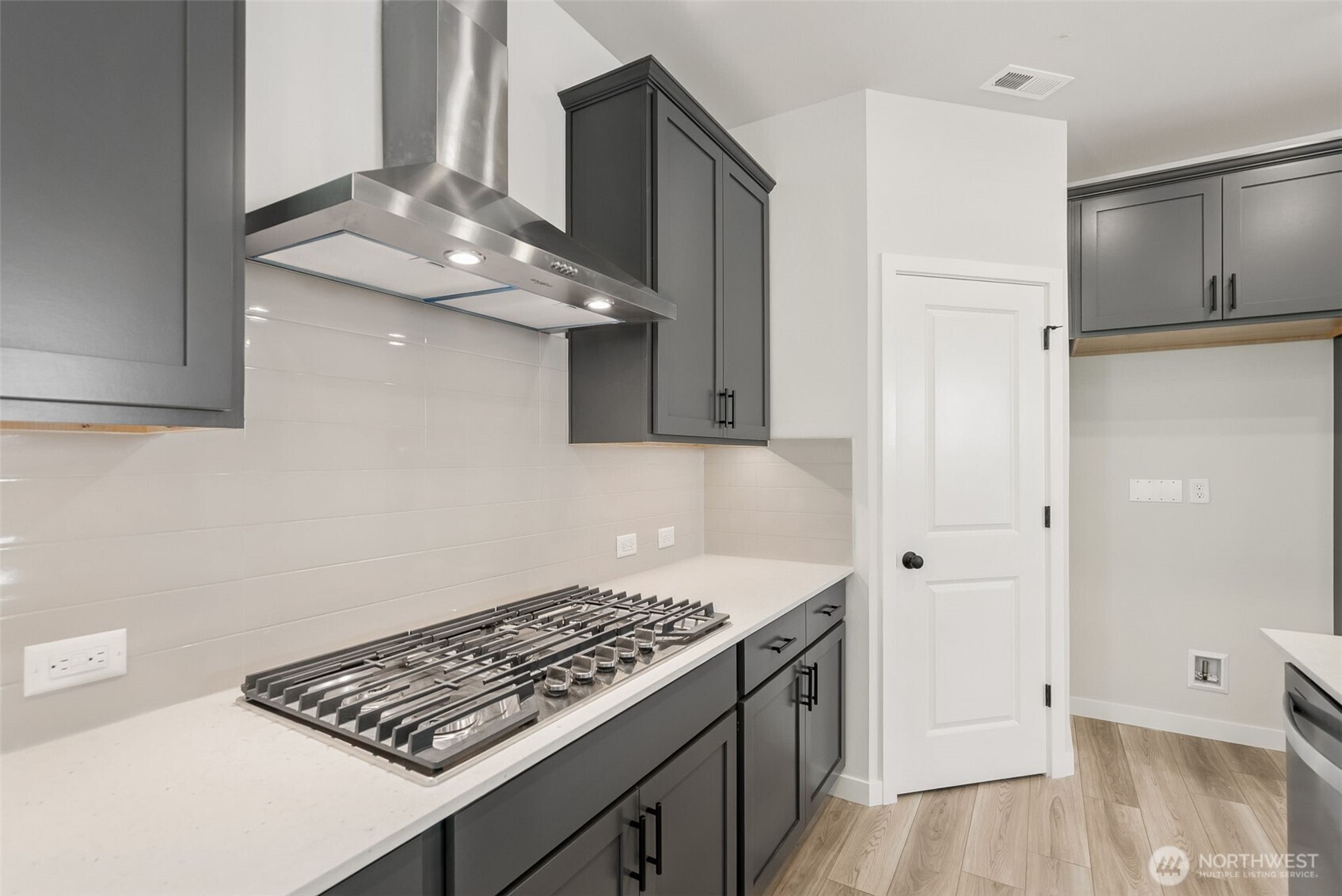 2049 NE Norseman Way , Poulsbo, WA 98370