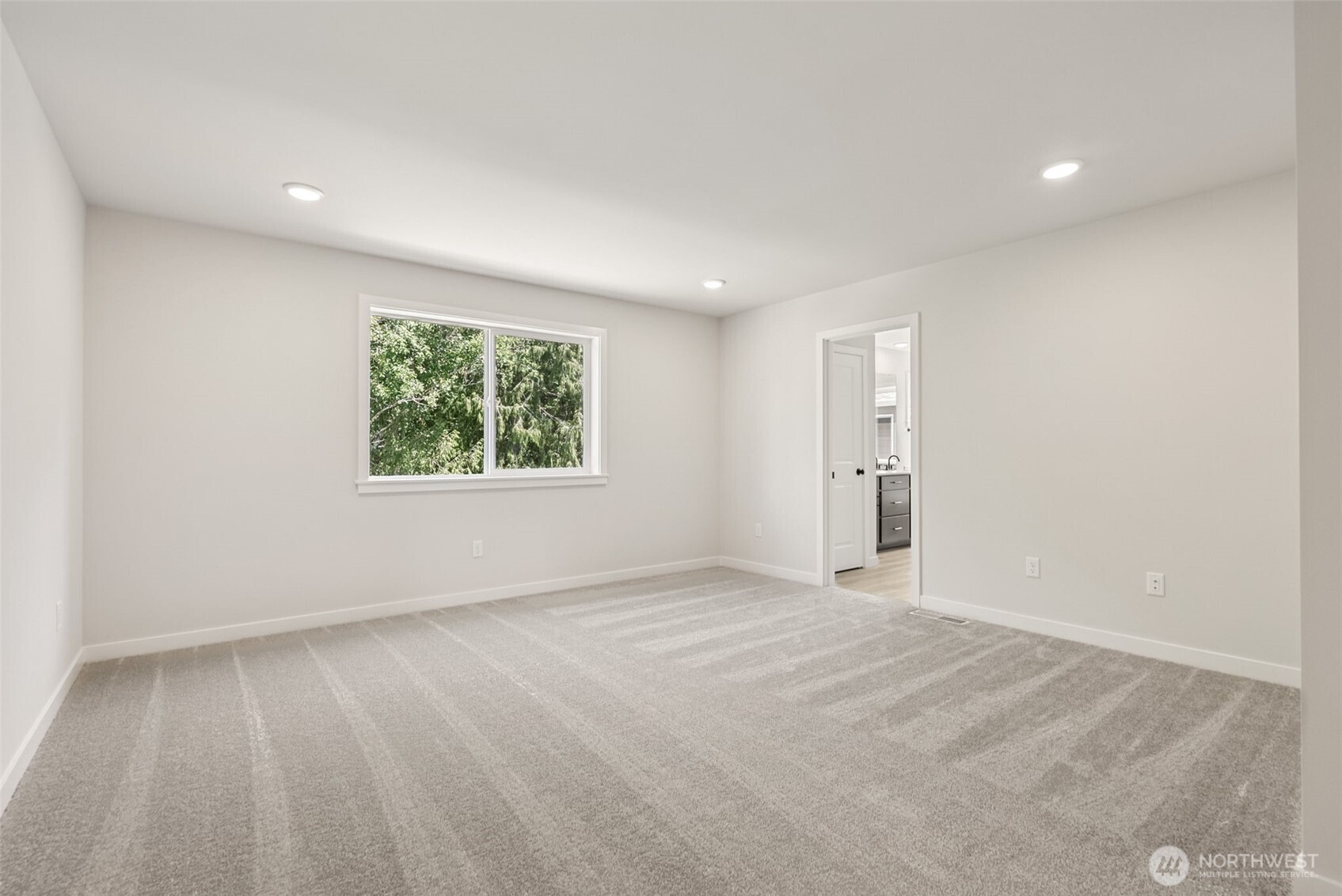 2049 NE Norseman Way , Poulsbo, WA 98370