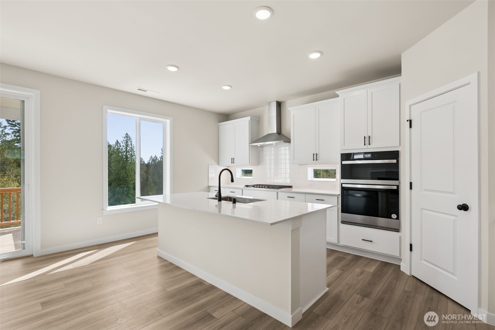 2037 NE Norseman Way , Poulsbo, WA 98370