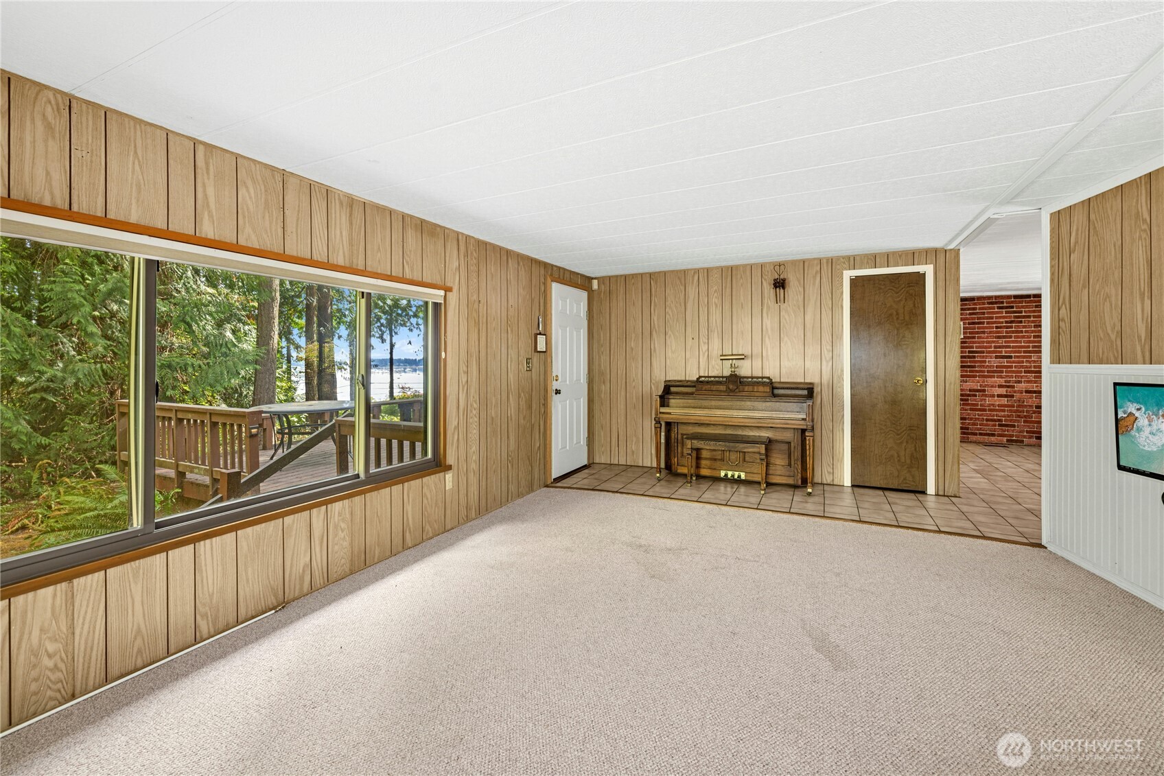 19301 Viking Avenue NW, Poulsbo, WA 98370