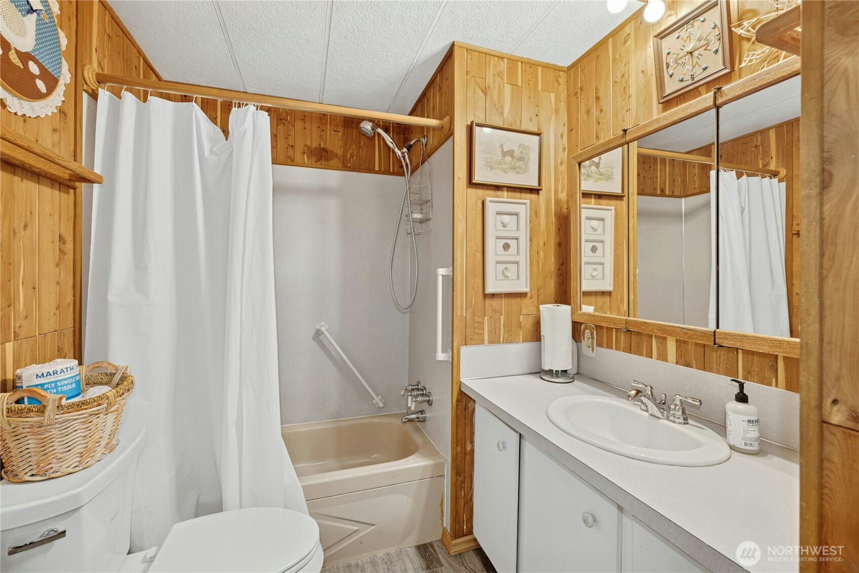 19301 Viking Avenue NW, Poulsbo, WA 98370