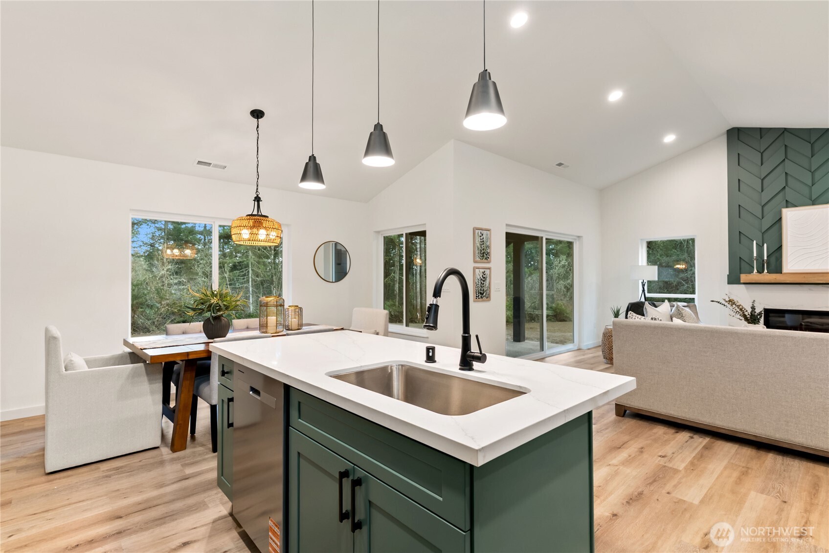 2219 202nd Avenue SW, Lakebay, WA 98349