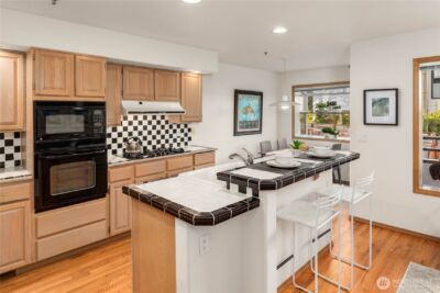 10142 NE 63rd Street , Kirkland, WA 98033 - Photo 10