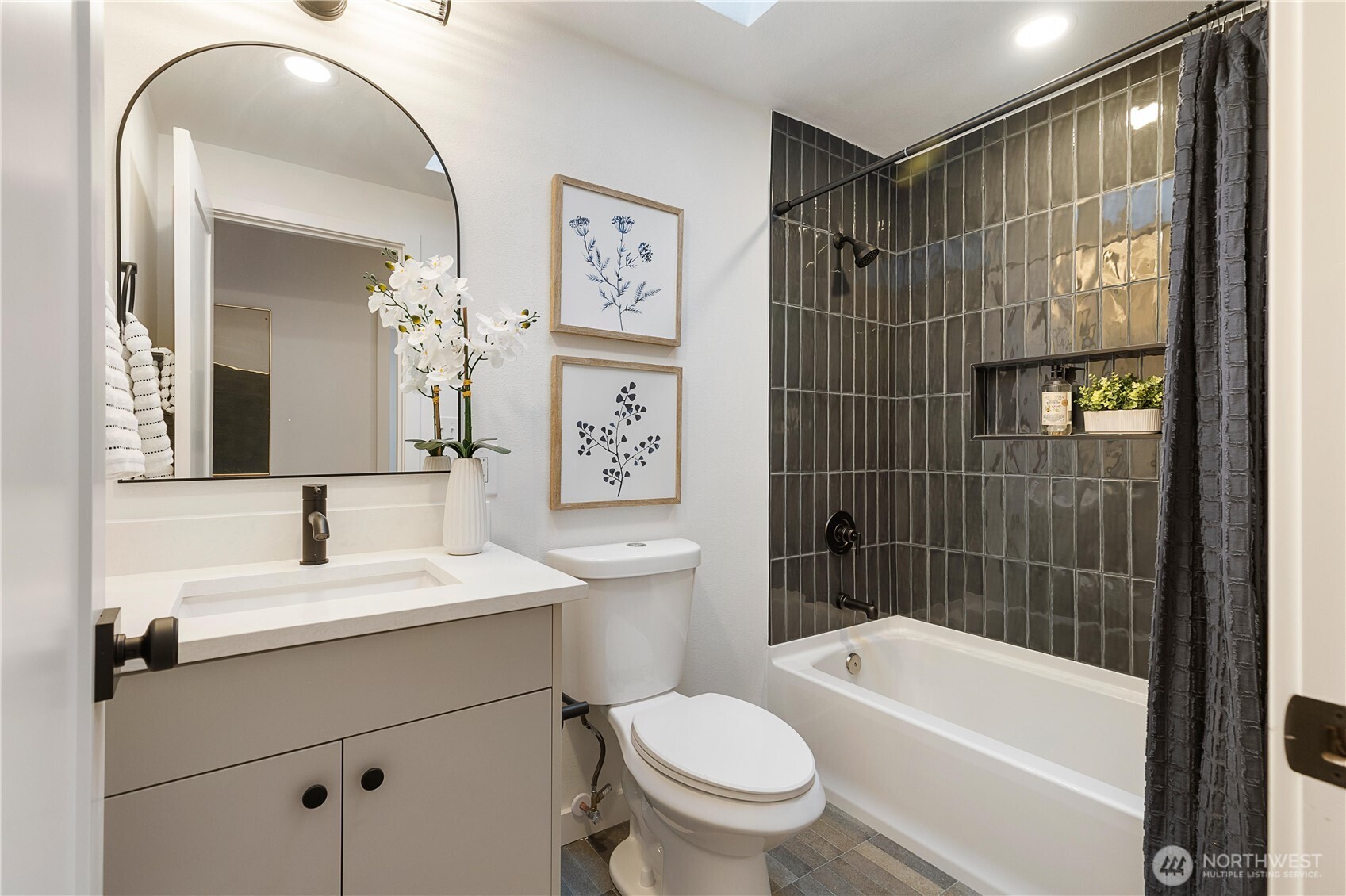 1831 201st Place SW, Lynnwood, WA 98036