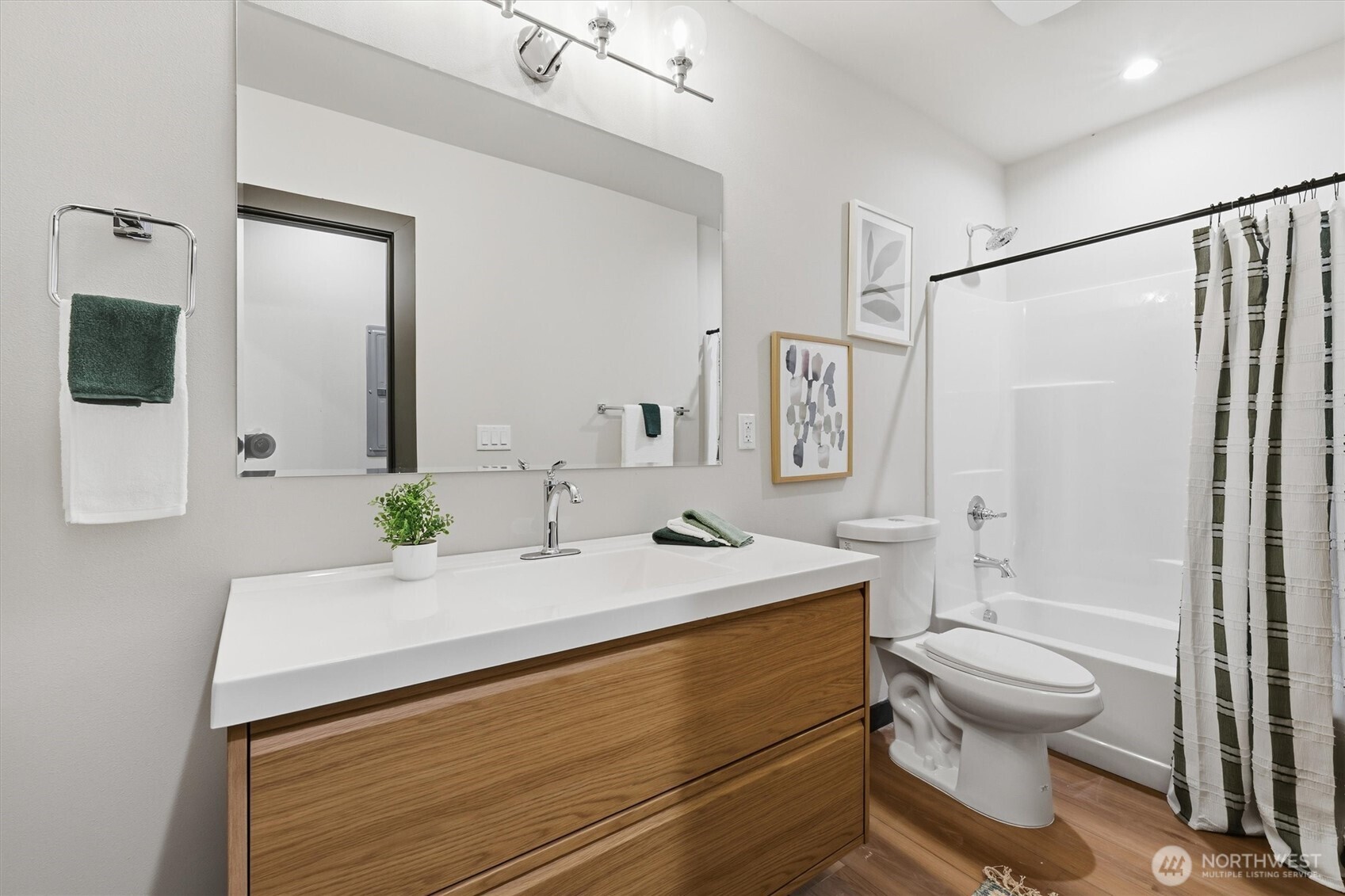 4584 22nd Avenue SW #A, Seattle, WA 98106