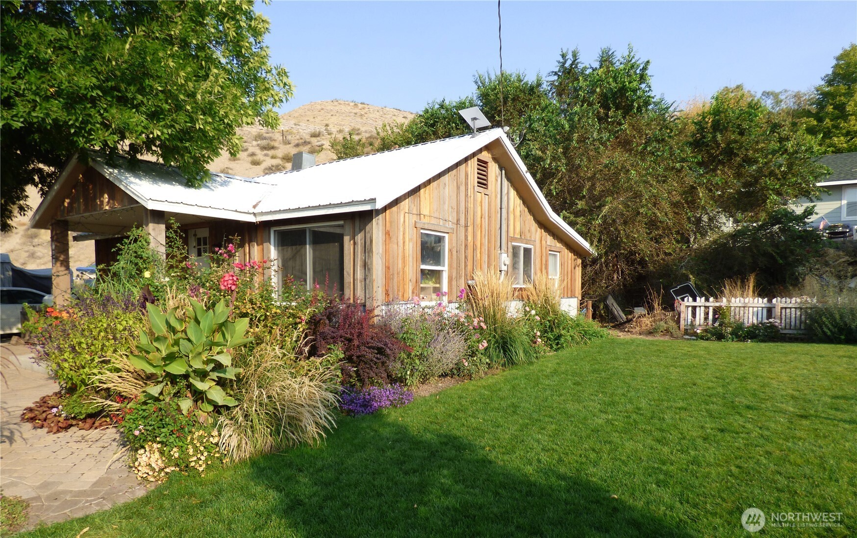 304 Pearl Street , Pateros, WA 98846