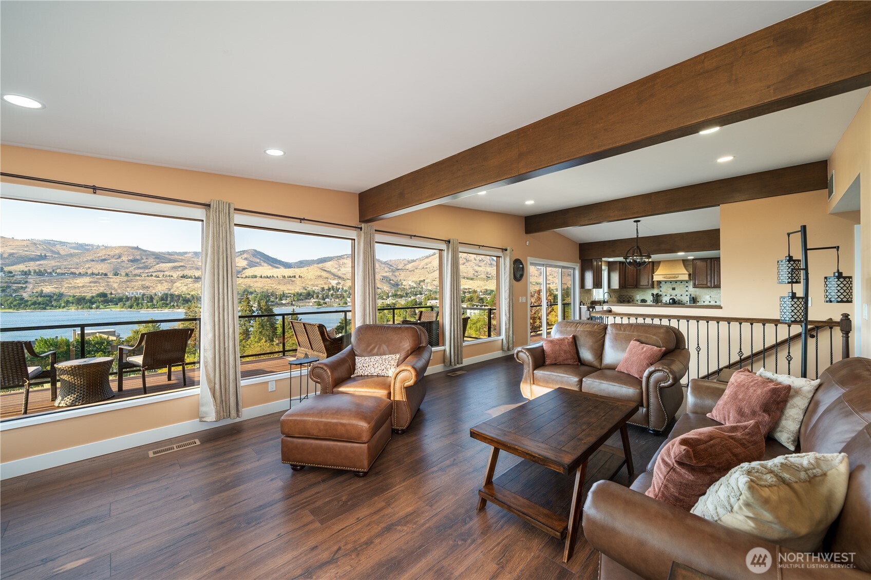 621 Mountain View Dr , Chelan, WA 98816