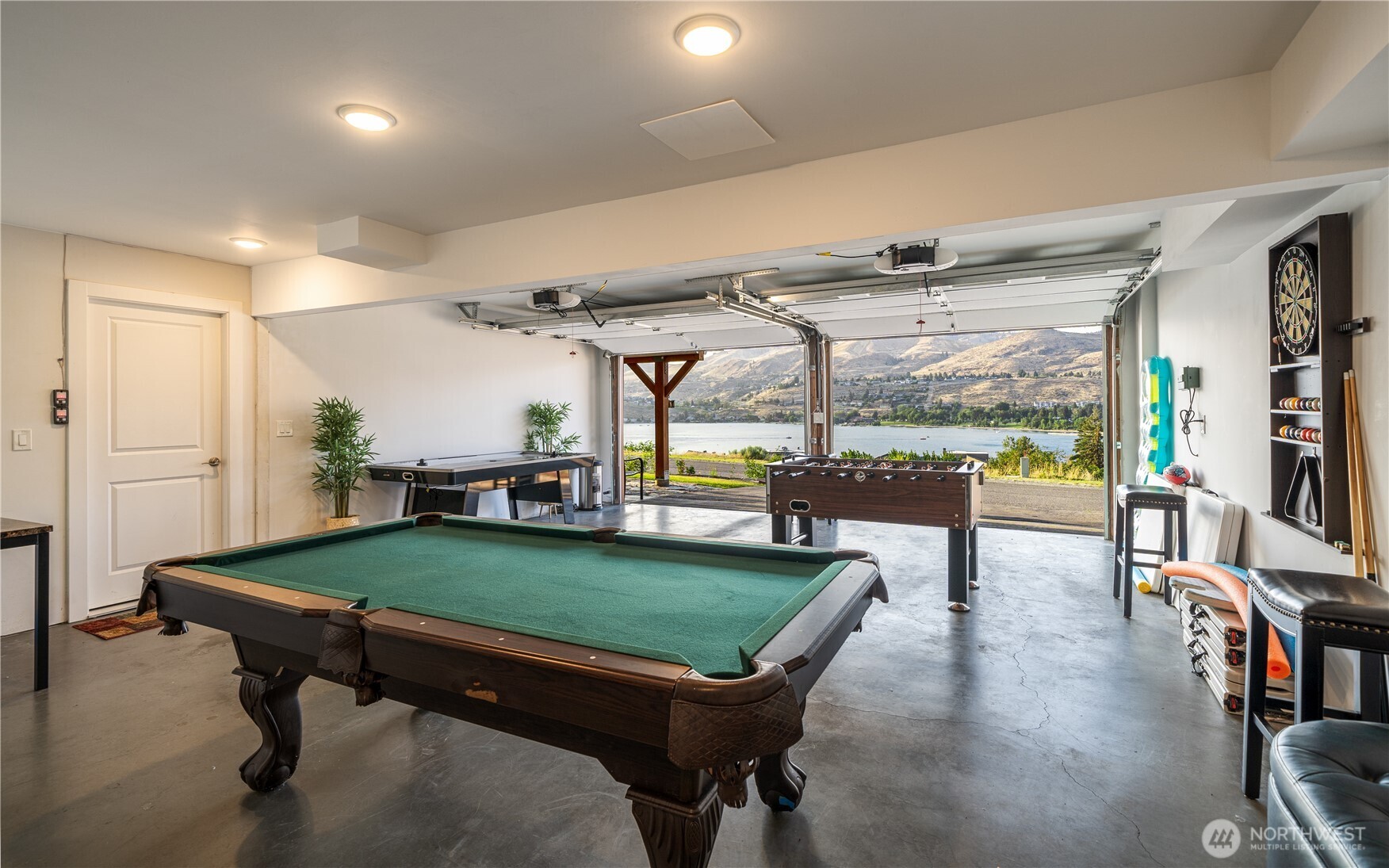621 Mountain View Dr , Chelan, WA 98816